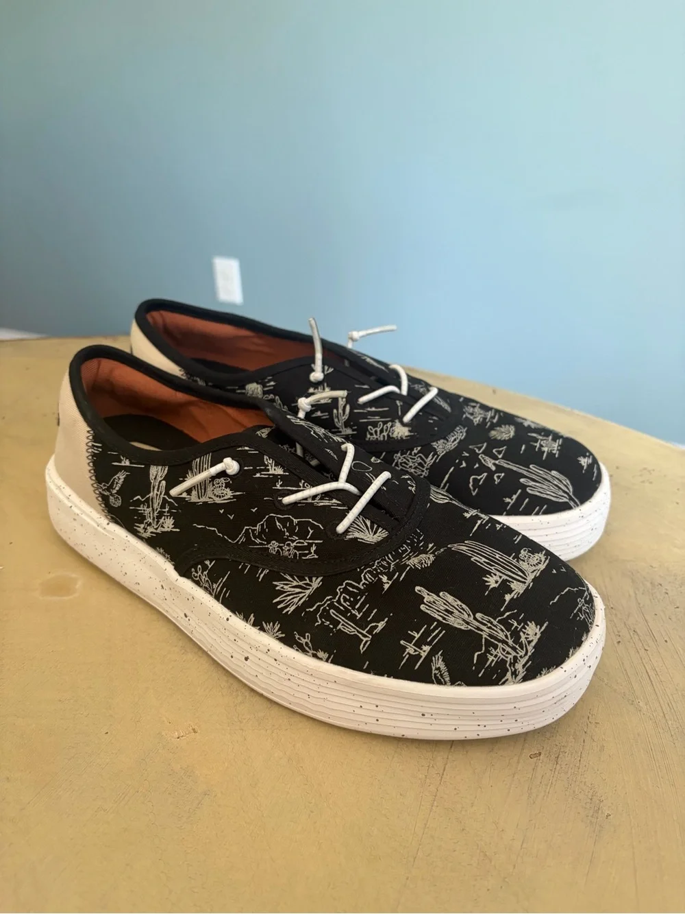 Hey Dude Shoes Cody Desert Men's Size 8 US Black Slip On Boat Shoes Worn Once